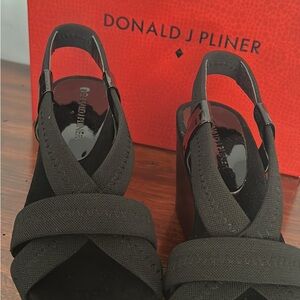 Donald J. Pliner Glossy Black Sandals - stretch; never worn
